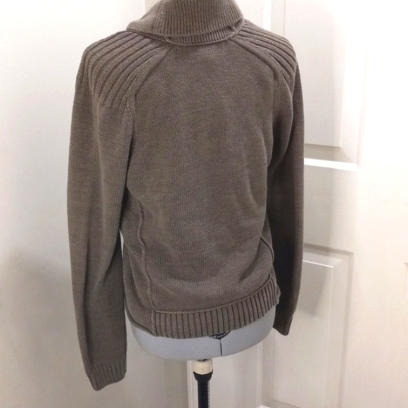 Ralph Lauren Petites. Size S Olive Green Sweater with Toggles - Picture 5 of 7